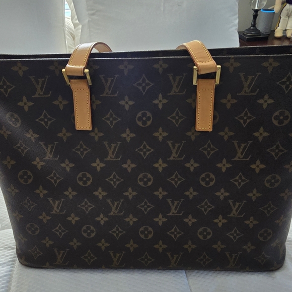 Louis Vuitton Luco Tote - Picture 1 of 6